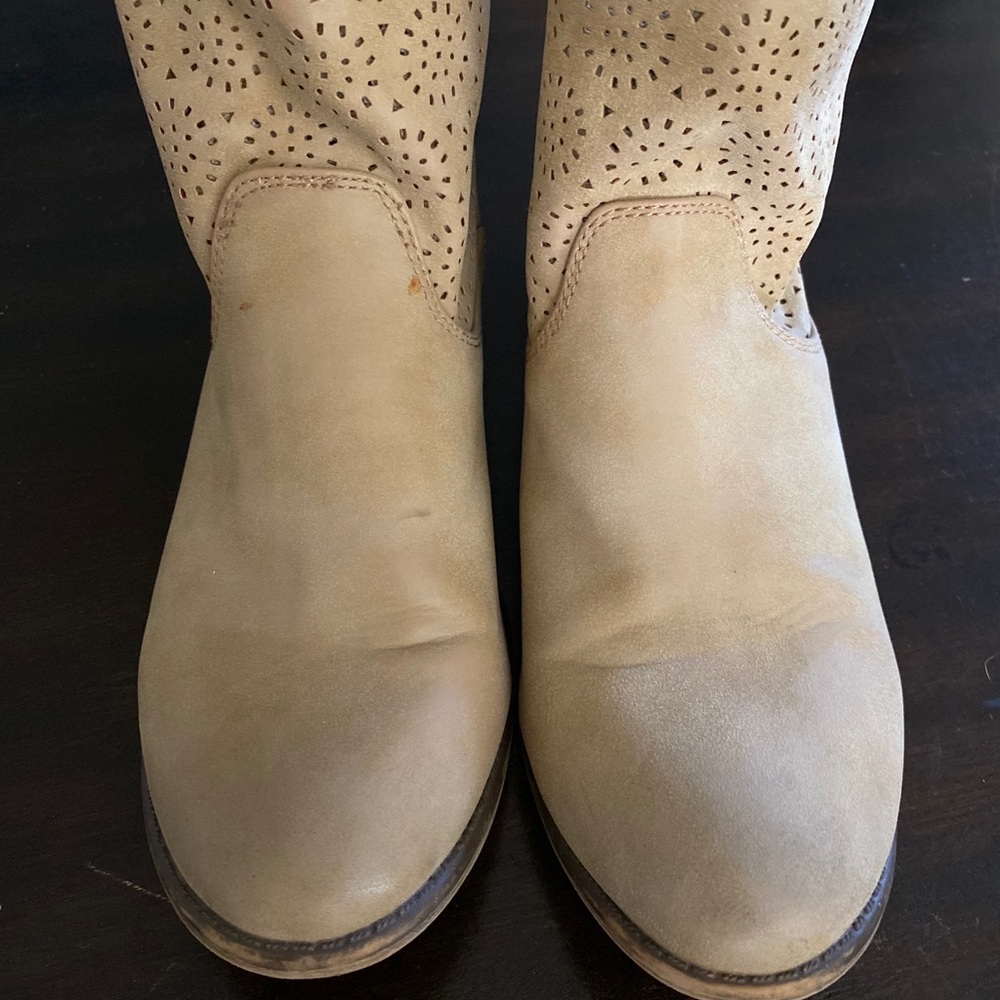 Tan Roxy booties - Picture 4 of 4